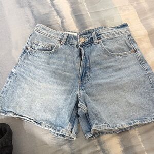 Zara Women's Light Blue Jean Shorts